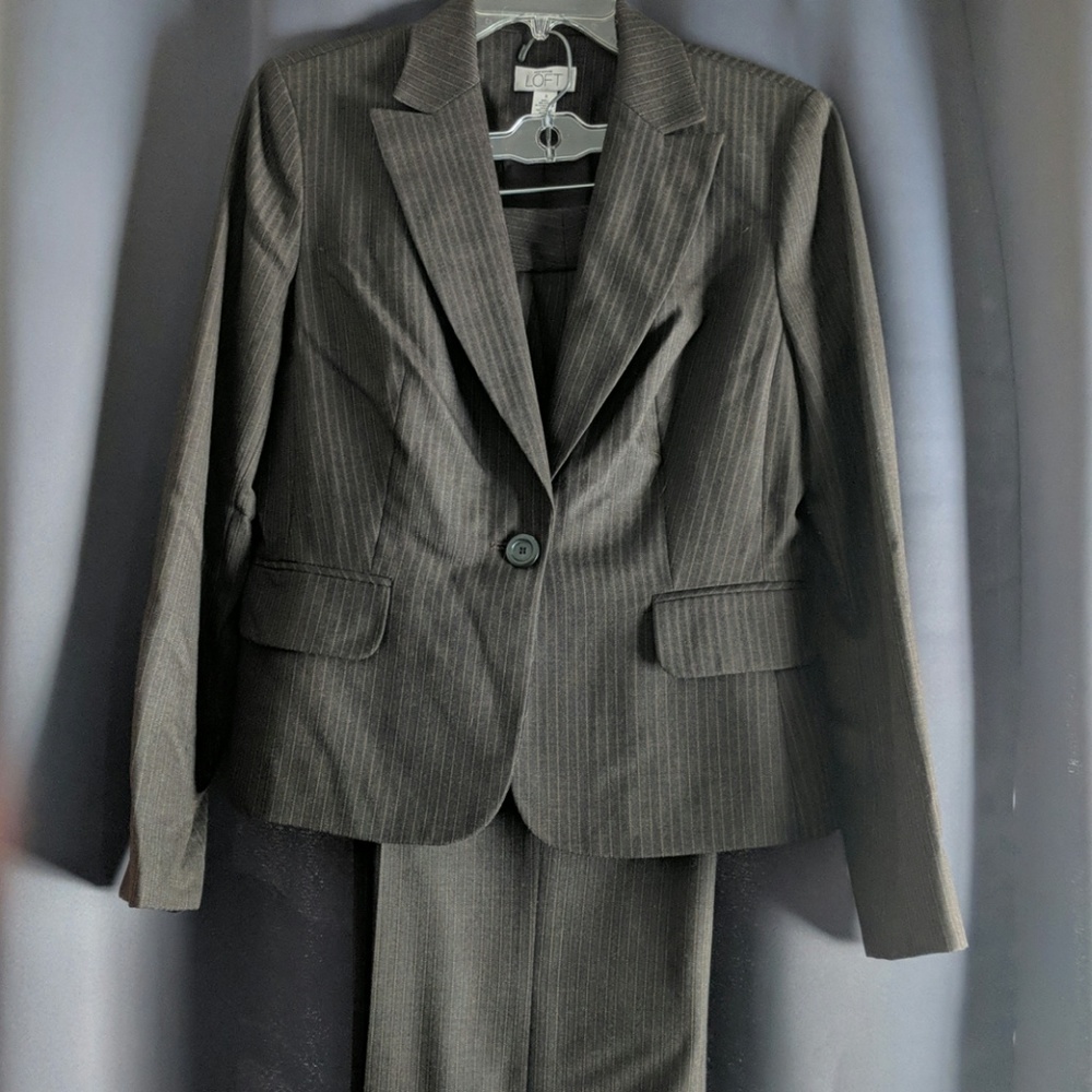 Ann Taylor Lift Women's Suit